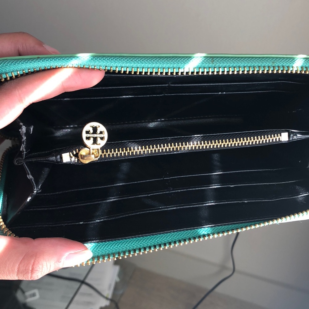 Tory Burch wallet - Picture 5 of 8